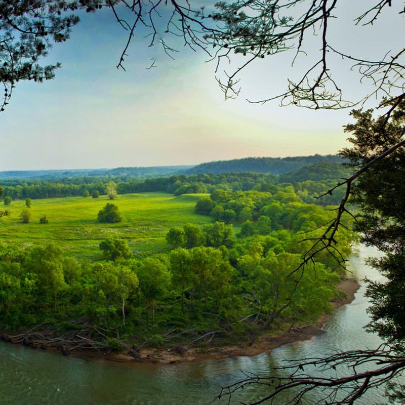 Threat: Sewage pollution
At risk: Clean water, fish and wildlife, recreation
The Harpeth River is one of the few free-flowing rivers in Tennessee. It is an oasis for local families, anglers, and boaters in one of the fastest growing regions of the country. But pollution from outdated sewage treatment facilities threatens the river’s clean water, fish and wildlife, and recreation. Unless state officials require state-of-the-art technology to improve sewage treatment, the river will be contaminated with sewage pollution and public health could be compromised.