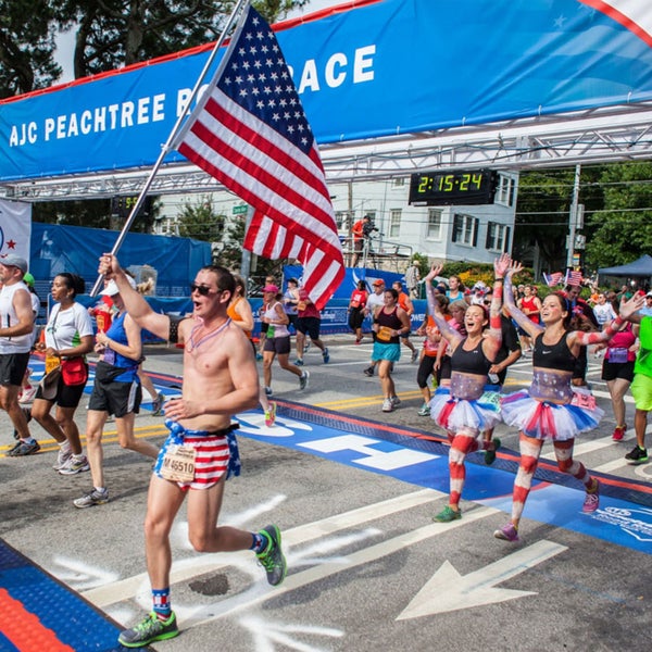 Over 19 million people finished one of 28,200 U.S. road races in 2013, according to the most recent report from nonprofit stats keeper Running USA. Yes, those are records for participation and events. And the numbers keep rising as the sport finds new enthusiasts and spawns more organized reasons to run. Here, we pay tribute to 10 races that have set the standard over the years--both on city streets, and in the wild backcountry--with cool courses, fascinating histories, and unforgettable atmospheres.Peachtree Road Race: Established in 1970The world’s largest 10K is held every year on Independence Day in Atlanta, Georgia. The Atlanta Journal-Constitution, ATL’s major daily newspaper, took over sponsorship in the mid-‘70s, which gave the race big-time media exposure and caused an exponential rise in interest. With a participant cap currently set at 60,000 runners, Peachtree has a larger field than any marathon, and one that includes some of the world’s premier talent; past winners include legends of the sport like Frank Shorter and Grete Waltz.