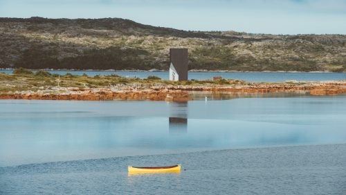 Another brilliant design from Saunders, the Tower Studio twists from the bottom and has large windows to capture light. It looks different from every angle and doesn’t stick out too much in the coastal landscape. All studios in the Fogo Island Arts project are off the grid and powered by solar panels that are either on the structures or nearby.