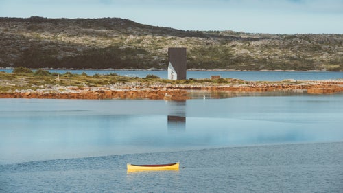 Another brilliant design from Saunders, the Tower Studio twists from the bottom and has large windows to capture light. It looks different from every angle and doesn’t stick out too much in the coastal landscape. All studios in the Fogo Island Arts project are off the grid and powered by solar panels that are either on the structures or nearby.