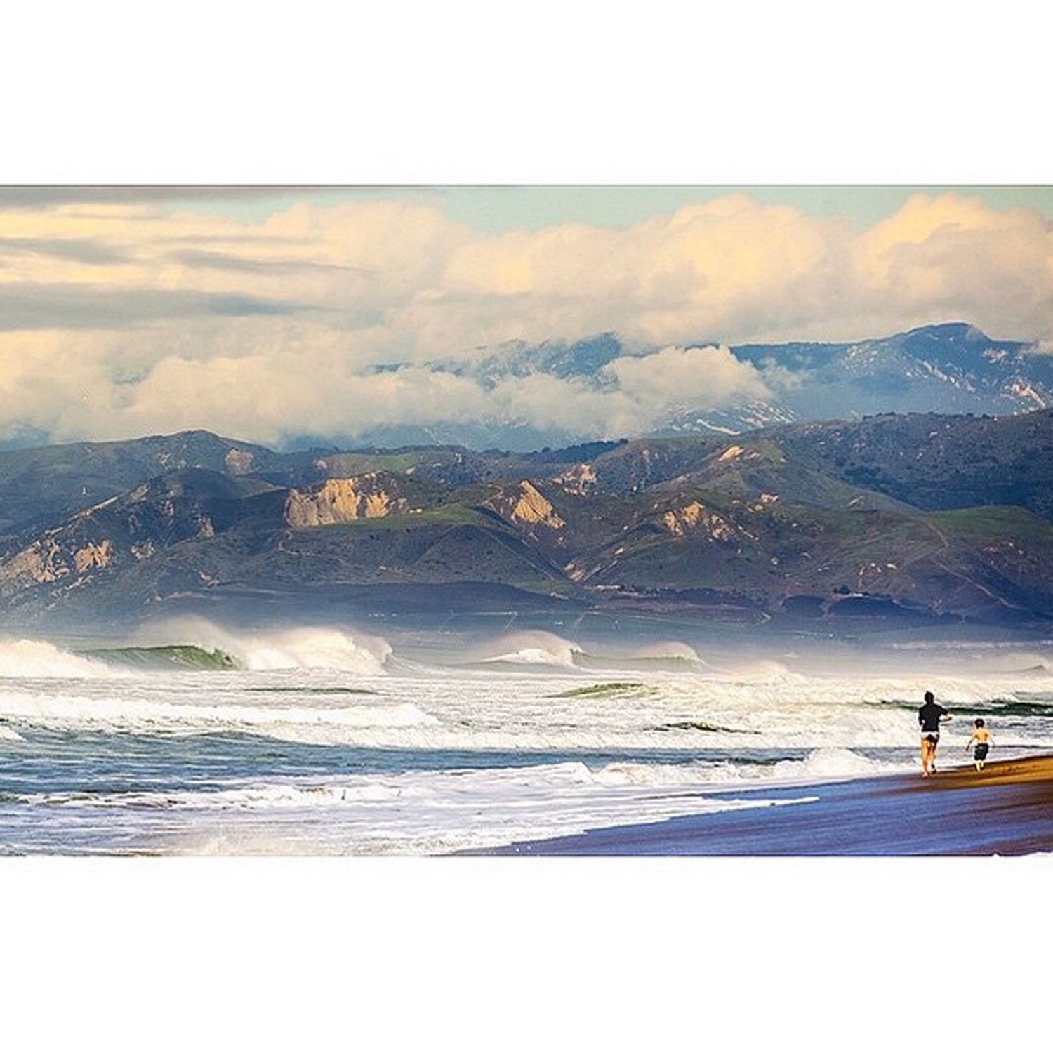 Waves rolling in.
State Beach, Ventura CA.
Photo by @connmanndann
#statebeach #california #ventura #visitventura #wave #vacation #805 #BestTowns2015