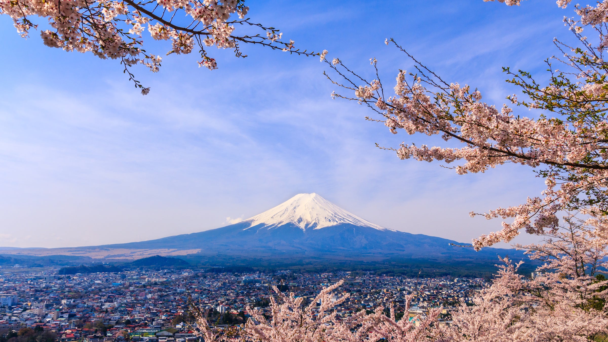 Officials hope that Wi-Fi will attract more foreign visitors to Mout Fuji.