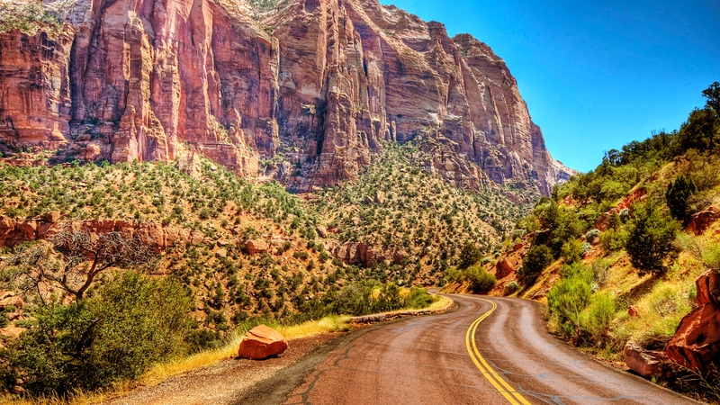 Scenic drive thru Zion National Park