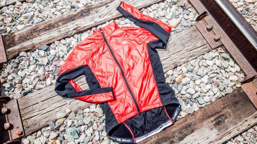 Normally, you’d be crazy to wear a puffy on your commuter bike, even on the coldest days: they’re just too damn hot. Not so with the RSE Alpha. Stuffed with Polartec’s Alpha insulation, and then surrounded by a breathable face fabric and stretchy fleece panels under the arms, this rig dumps heat exceptionally well. Kuddos to Sugoi for also designing a bike-specific cut, with a long drop hem in back that keeps you covered even when you’re hunching over the bars.