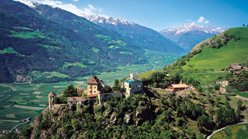 Messner privately owns the Juval museum and uses it during the summer months as his home. Opened in 1995, the exhibits are located within the medieval Juval castle walls, with Messner using the nearby Naturns Castle as his residence.