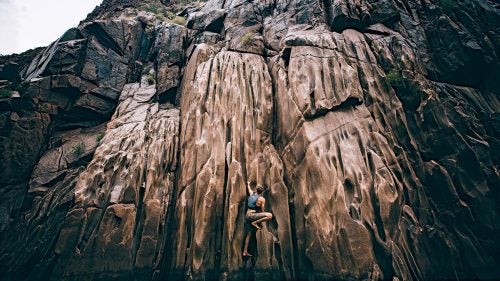 Last May, Kelley spent four days on the Colorado River in a 40-year-old wooden dory with photographer Ryan Heffernan, Outside senior editor Grayson Schaffer, and OARS crew member Blake McCord. Halfway through the third day, the group stopped at the Vishnu Basement Rocks—at 1.7 billion years old, the Grand Canyon’s most ancient—and McCord set to work. “I got the sense that Blake likes climbing even more than he likes guiding,” says Kelley, an associated editor at Outside Online. “When climbers see rock that unique, they can’t help themselves.”
THE TOOLS: Canon 5D Mark III, 16-35mm f/2.8 lens, ISO 160, f/5.6, 1/250 second