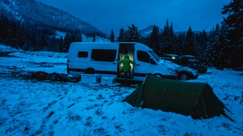 A Sprinter Van manned by Flathead Valley native David Steele served as the expedition's sole support crew. Steele met the runners as often as he could, but limited road and trailhead along the Crown meant they often had to carry heavy overnight packs. The runners' longest self-supported stretch was four days, and their shortest stretch was 11 hours.