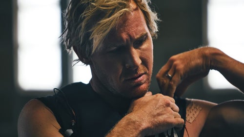 Each morning, the surfers gather in a warehouse on the harbor to prepare their vests, wetsuits, and boards. The mood is generally quite jovial, Silva says, but British surfer Andrew Cotton is not like the rest. “Cotton’s one of the most fearless, if not the most fearless, person that I know,” says Silva. “Every morning, he visualizes what he wants to do in advance.” A few years ago, Cotton badly injured his shoulder and knee while surfing in Nazaré, and now must wear a supportive brace to “prevent his knee from disintegrating, I suppose,” half-jokes Silva.