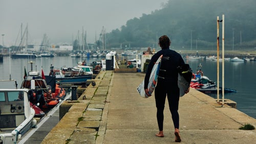 While waiting for the fog to clear, Hugo Vau, who works as a fisherman on Portugal’s Azores, loads the jet ski. There were several mornings where the fog was so thick that Silva says he couldn’t see the lighthouse from the harbor. “Surfing in those conditions isn’t even an option.”