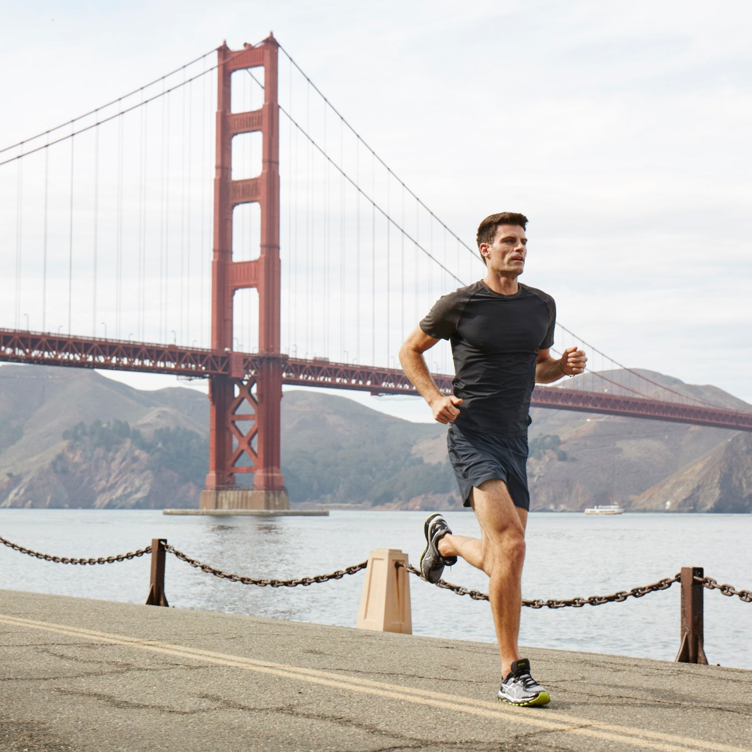 Lumo Run's 9-axis sensor provides real-time, lab-quality feedback on your running