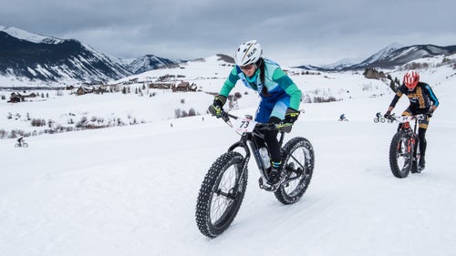 When riding fatties in rough conditions, good bike-handling skills help. Rebecca Gross put her finely honed cyclocross technique to good use to crack the top five in the elite women’s field.