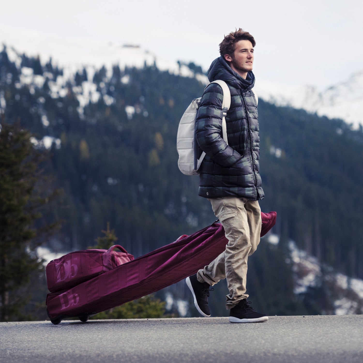 The bag's zippers are made with extra care, since that's a weak point on many other ski bags.