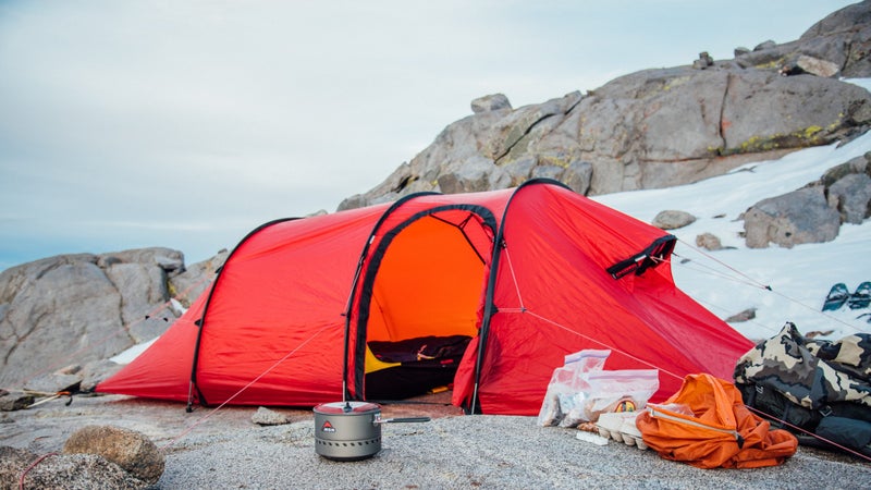 This is what the Hilleberg was designed for: mountaineering in harsh weather conditions.