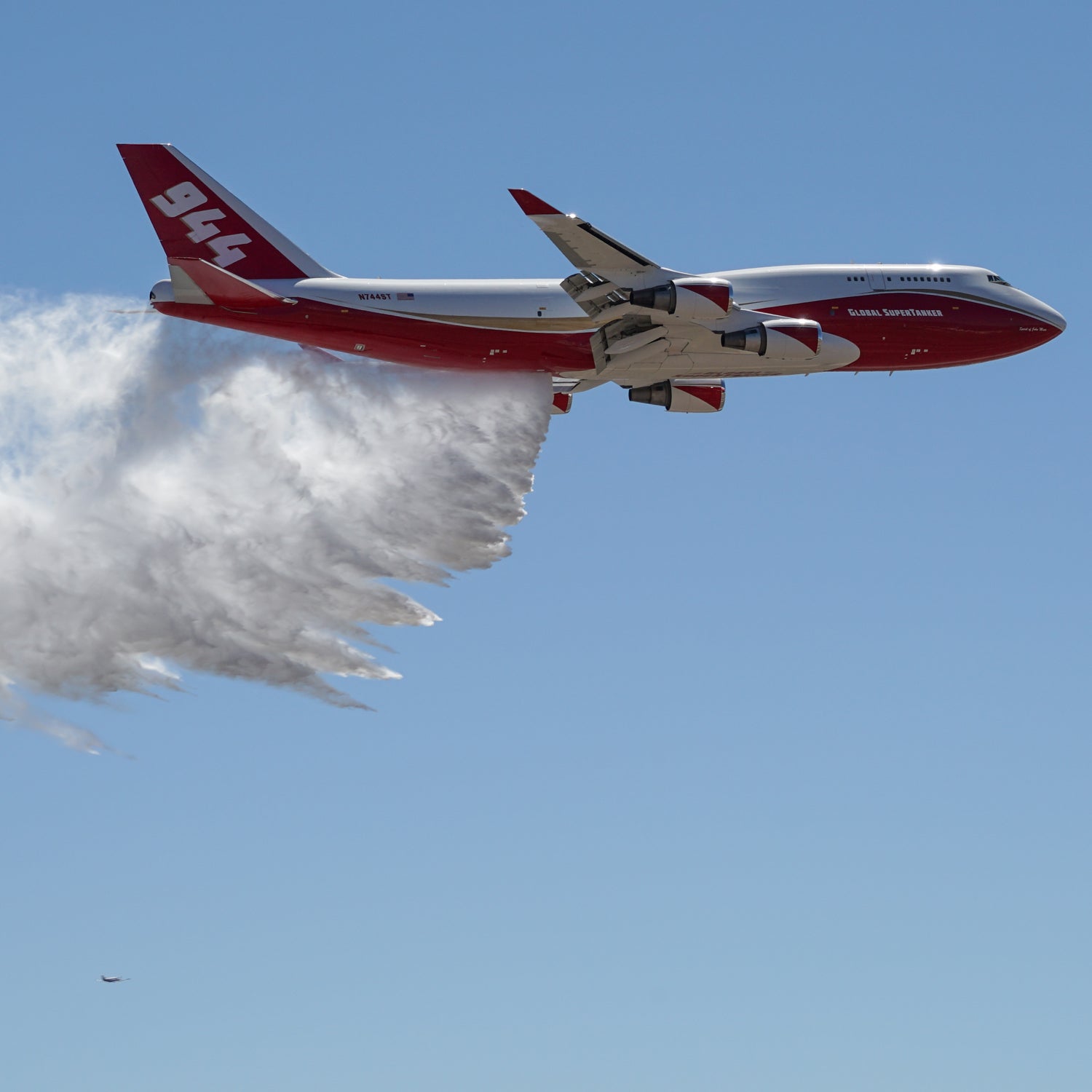This modified 747, which has been dubbed the spirit of John Muir, is the world’s largest aerial firefighting machine.