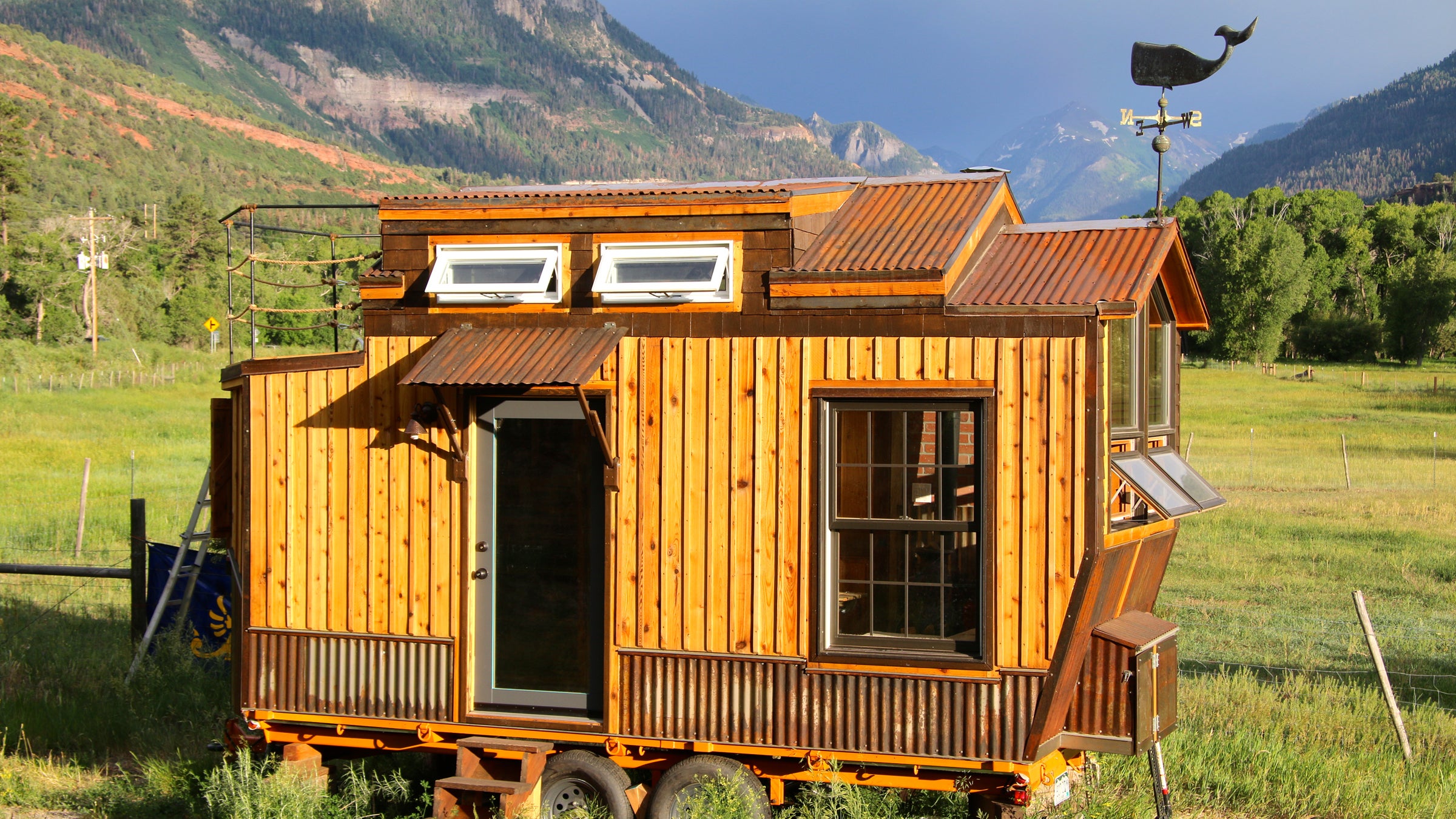 By land or by sea, we like this tiny nautical mountain house.