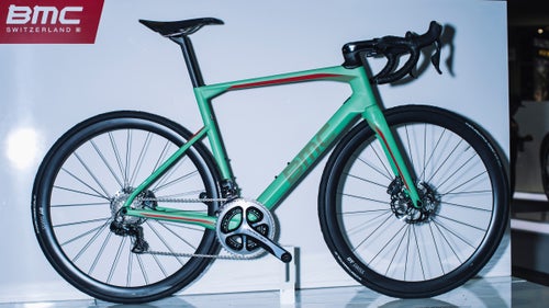 It should come as no surprise that the Swiss manufacturer is taking a more measured approach to the whole all-road movement, with the Roadmachine more focused on the asphalt than the dirt. This bike is longer and lighter than the company’s previous endurance offering, the Granfondo, but it retains BMC’s