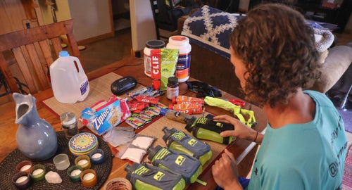 Walmsley slept in on the morning prior to his big run. He spent the day “prepping his bottles” and ate margherita and veggie pizza at home with his entourage before going to bed at 8 p.m.