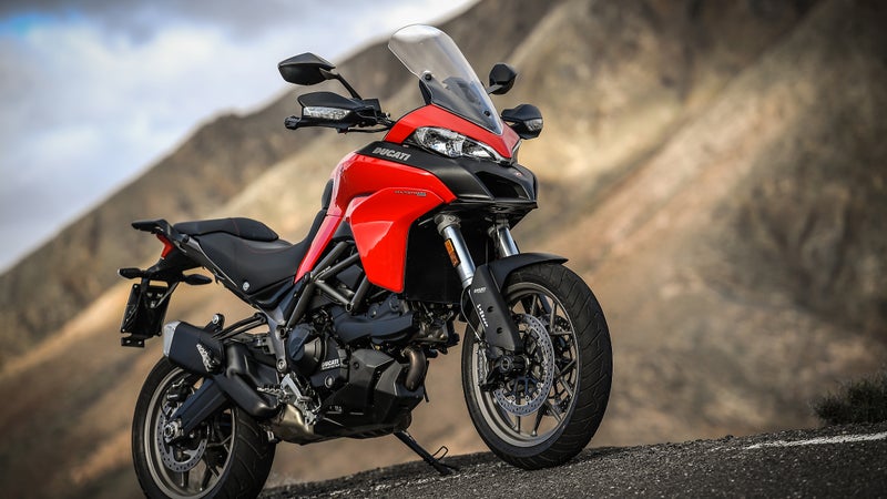 Designing the 950, Ducati drew from both the regular Multistrada 1200 and the Enduro.
