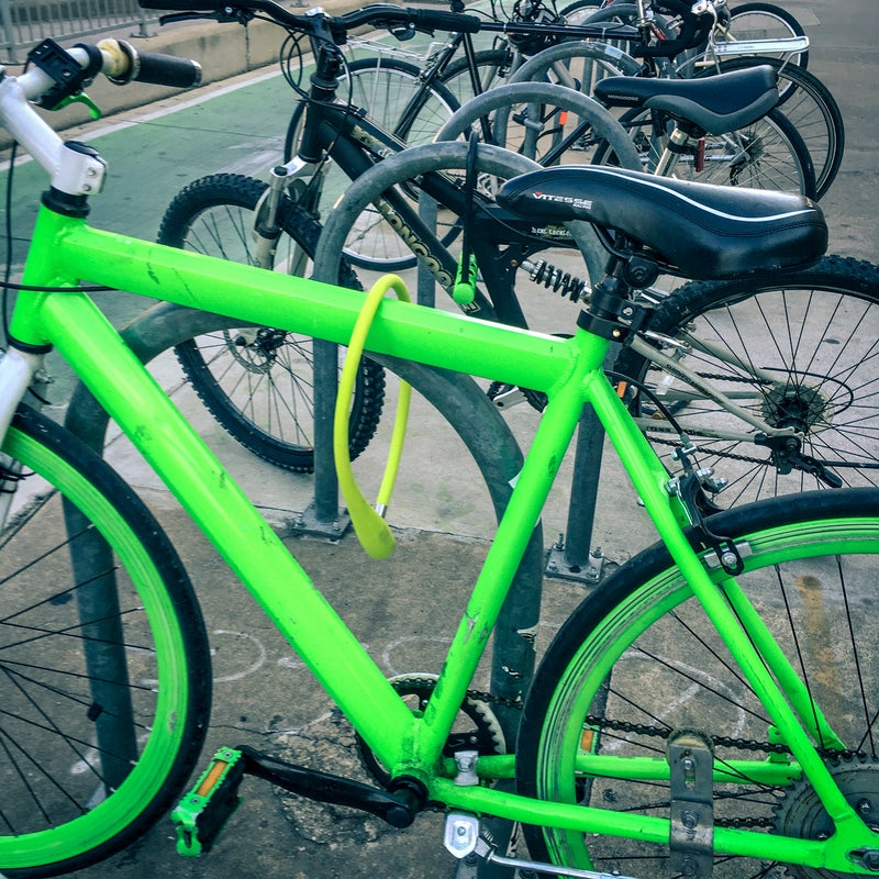 The Knog Frankie, locked straight to the top tube—asking to get the bait bike stolen.