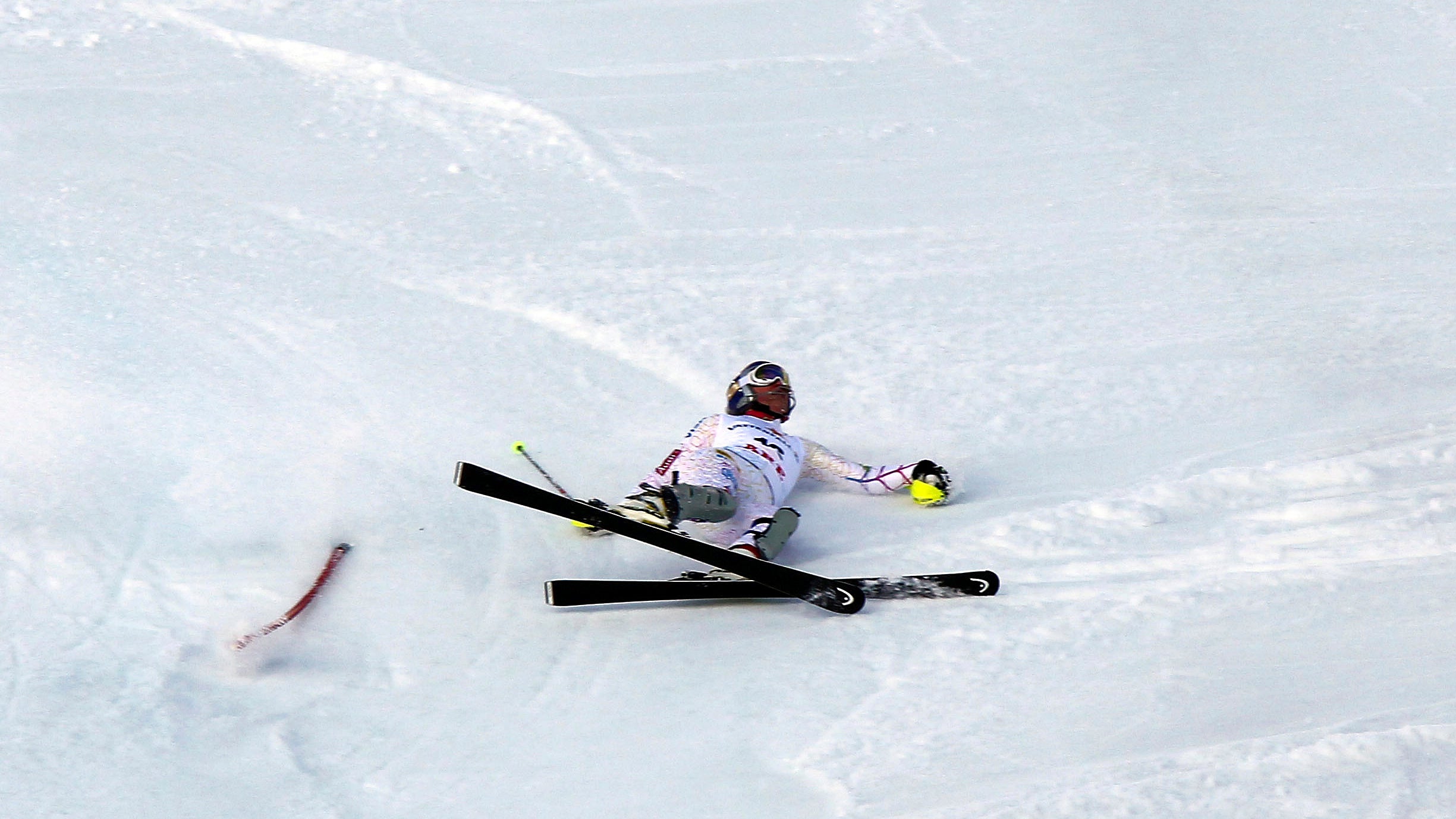 Vonn crashes out of a 2012 World Cup slalom. Nice job, Ligaments!