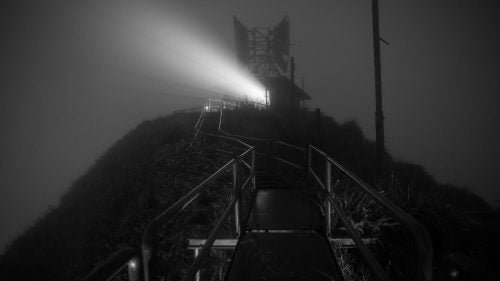 Perhaps the most frequently visited peak in the Ko’olau Range is Pu’u Keahi a Kahoe, best known as the Stairway to Heaven. The stairs were completed in 1943 to provide easy access up the steep ridge to a high-powered radio station used by the U.S. Navy.