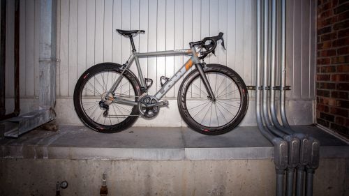 When you think San Francisco, you think tech companies. But the city is also chock-full of outdoor brands building high-end gear right next to the bay. From bikes to bags to boards, here are six of our favorites.
Photo:
Low mki Road Bike (Starting at $4,300)
We’ve been telling you aluminum is back, and the mki proves it. The handmade frame is the perfect blend of racy-fast and chop-eating compliant. This version is complemented by Scope R5 carbon hoops and Ultegra Di2.