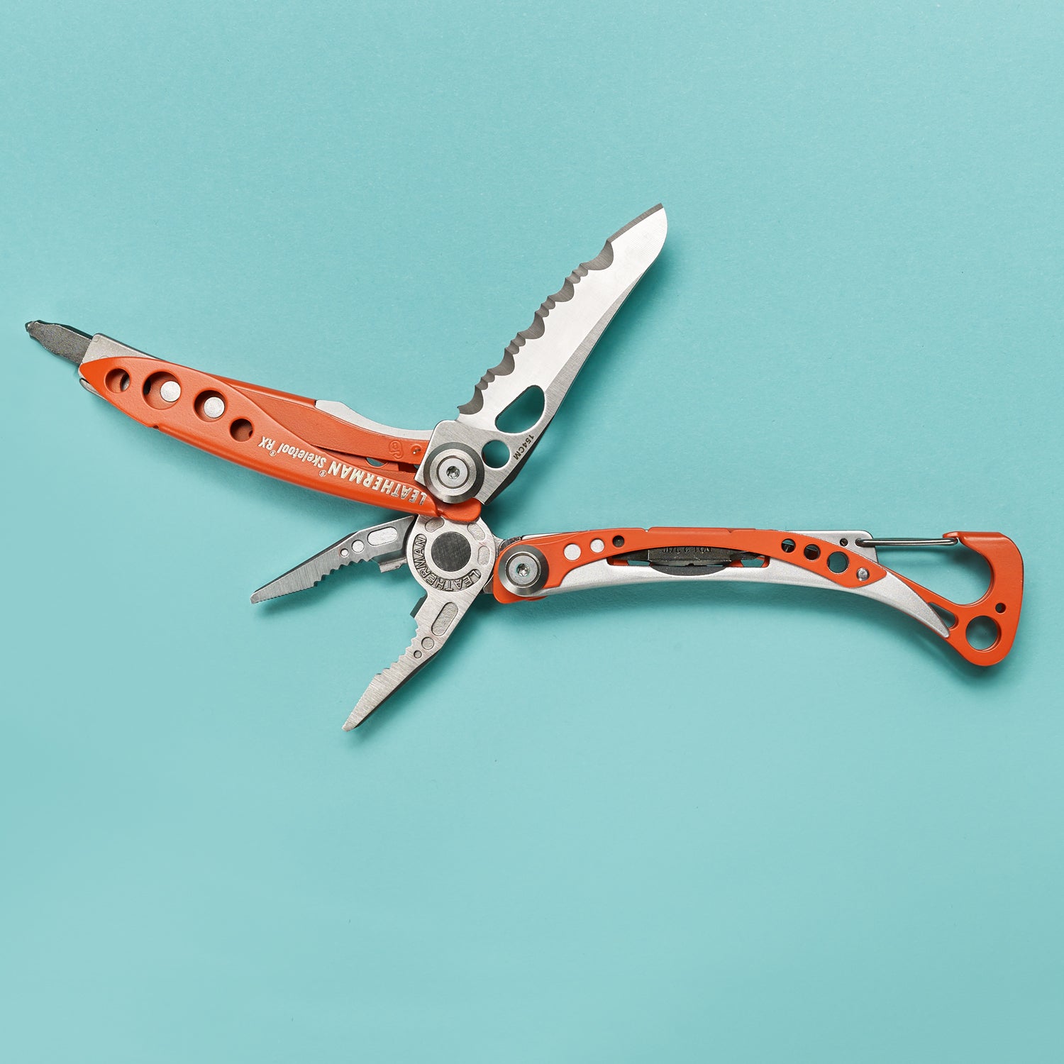 The Leatherman Skeletool RX uses dramatically serrated blade for cutting through even the toughest materials.