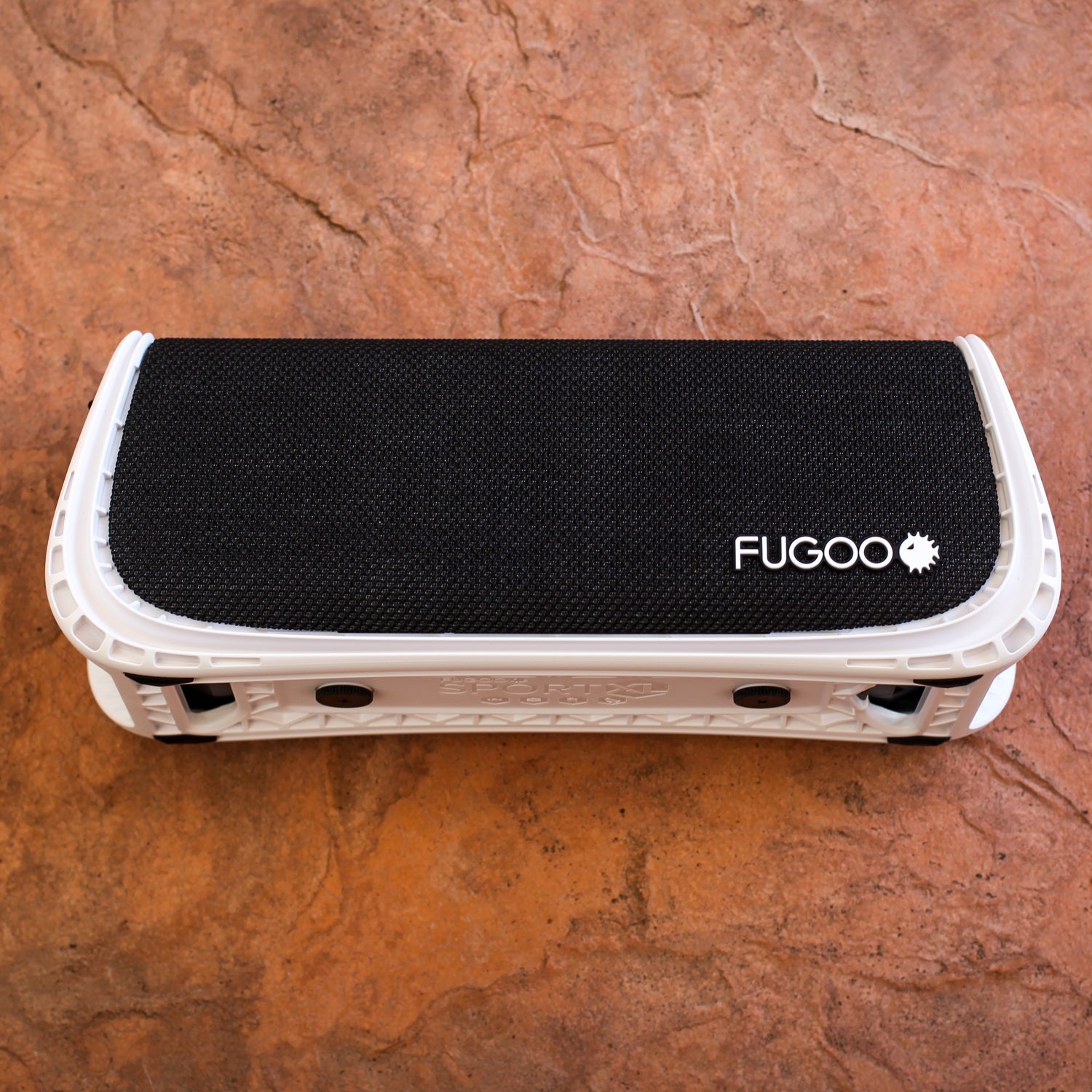 The holy trinity achieved: waterproof, good sound, and it floats.