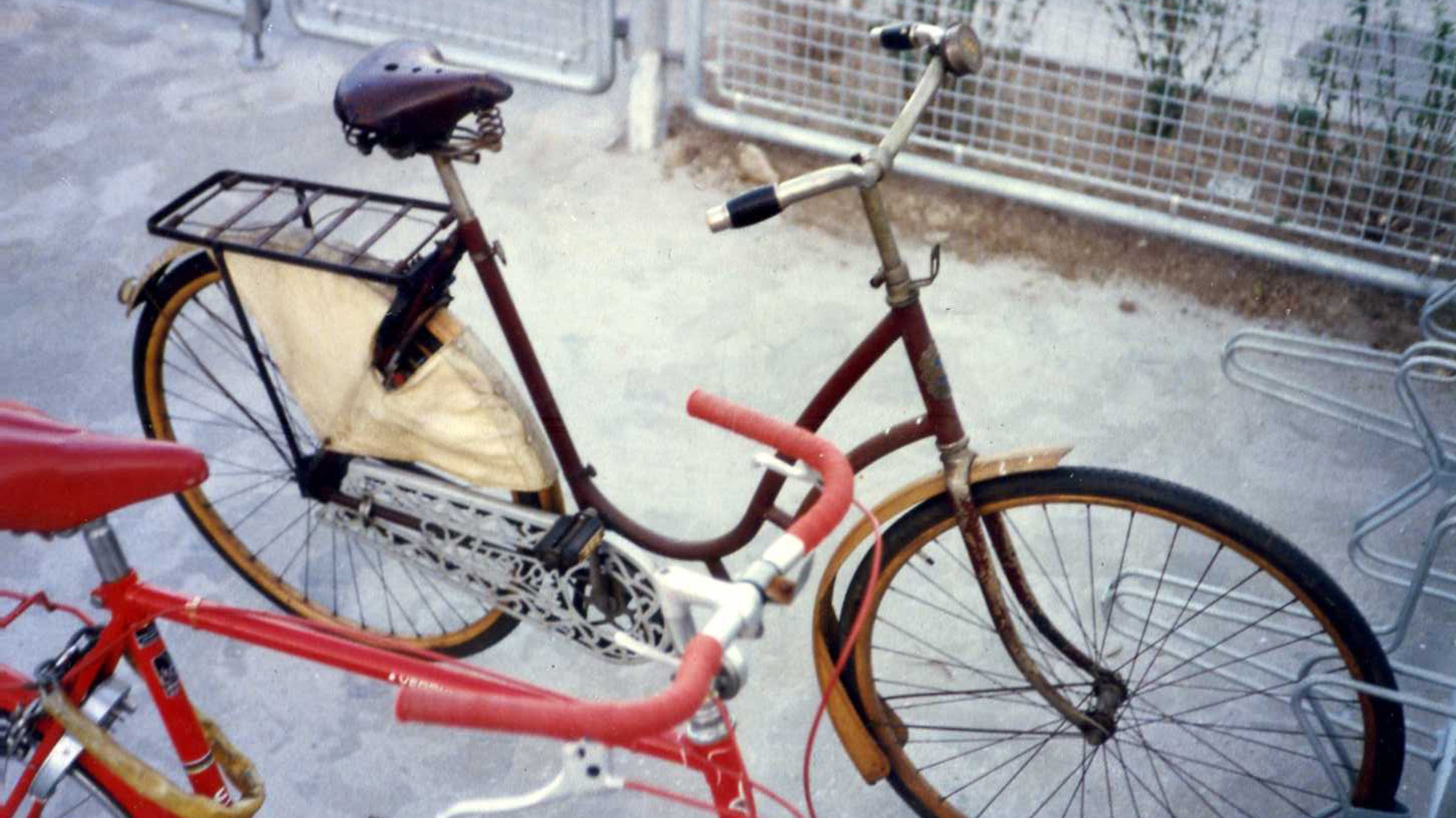This classic, lightweight Danish bicycle uses flat pedals.