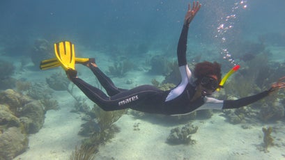 Johnson snorkeling în Bahamas.