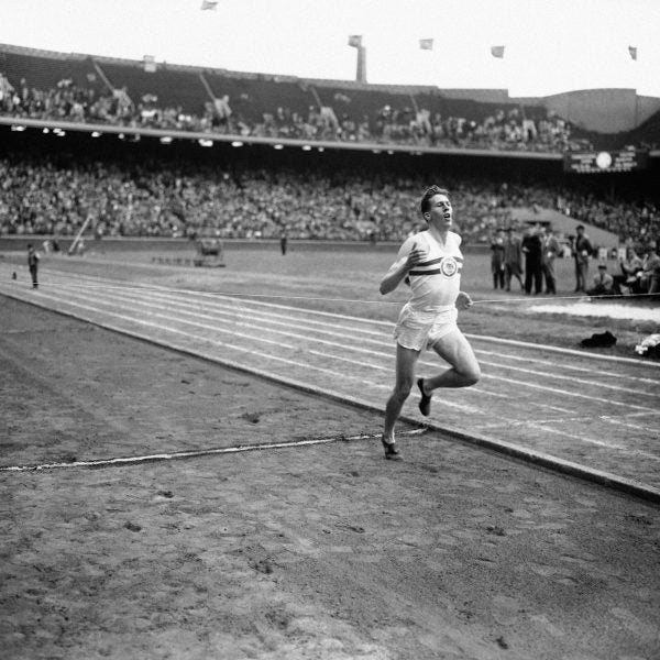 Roger Bannister famously ran the first sub-four-minute mile in 1954 while training during his half-hour lunch breaks.