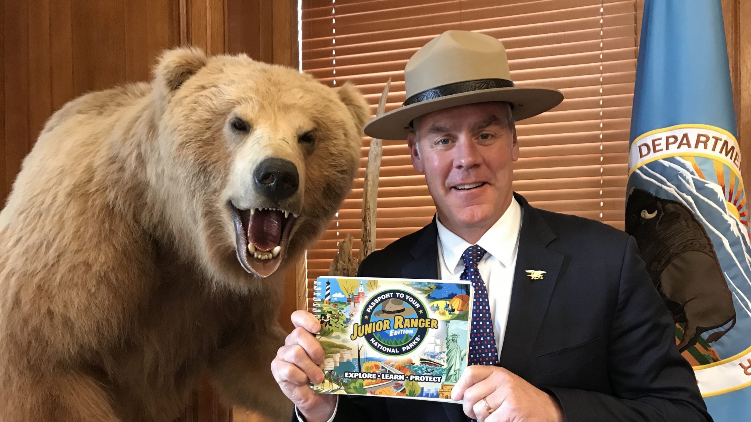 The angle makes it a little hard to notice, but look closely, and it's there. Come on dude. 