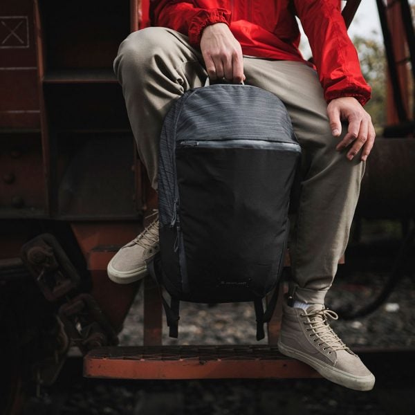 The Arc is a 20 liter offering in their Motion Series - packs designed to move with you whether you're biking to the office our tackling a weekend peak.