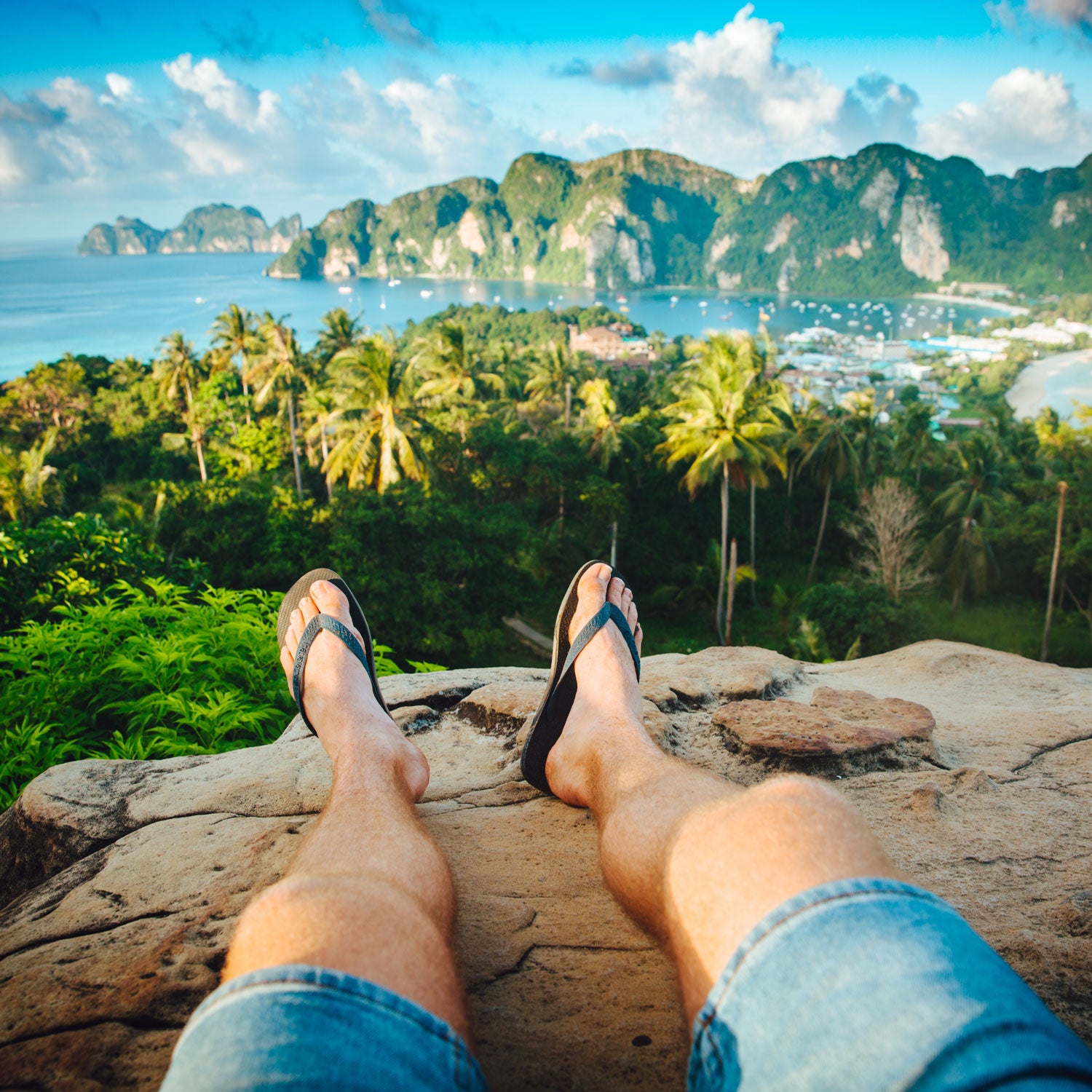 Here are five pairs of budget-minded flip flops that people on the internet absolutely love.