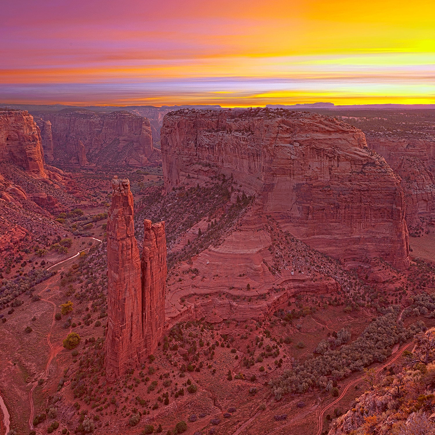 Visit the considerably quieter Canyon de Chelly.