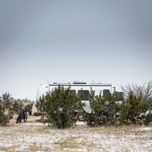 Last week, while boondocking near Carlsbad, New Mexico we experienced the most frigid conditions our trailer has ever weathered. Here are some of our top takeaways.