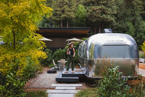 Located across the highway from the Russian River and a five-minute drive to the Armstrong Redwoods State Natural Preserve, these 35 units are in one of Sonoma County’s best wine country areas. A 20-minute drive brings guests to the beach where they can hike along the bluffs or go kayaking.