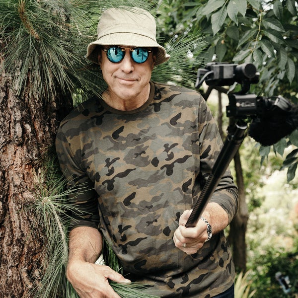 Kevin Nealon hikes with celebrities.