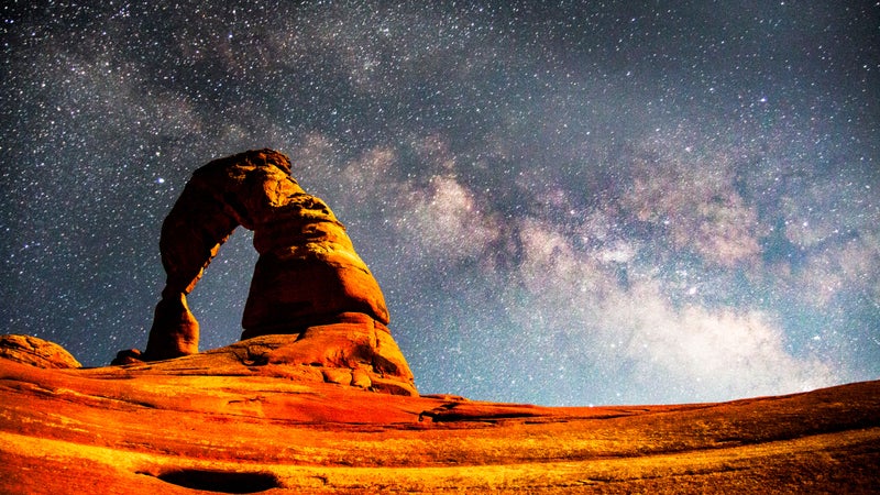 Arche délicate la nuit