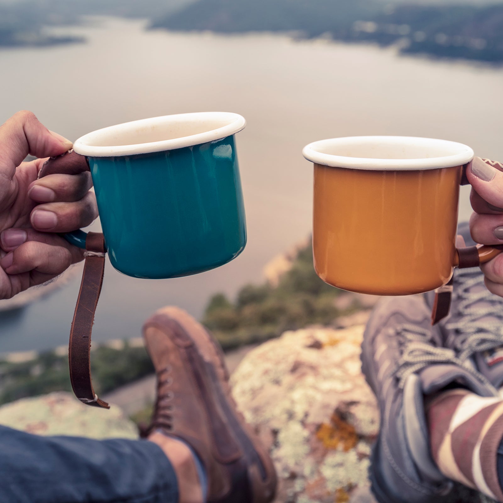 best coffee cup that keeps coffee hot