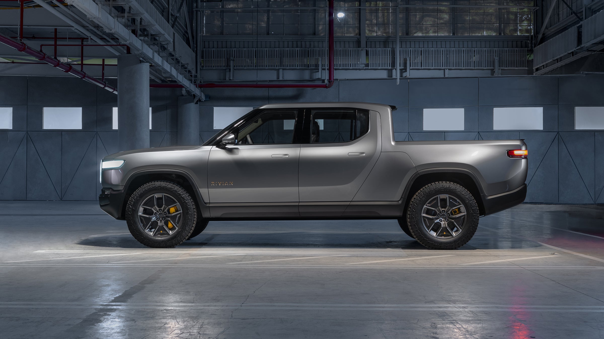 The midrange R1T runs on a 135-kilowatt-hour battery pack—good for up to 300 miles.