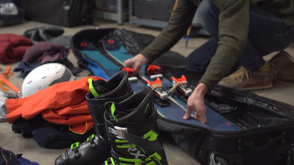 How to Pack Your Ski Bag for a Flight Outside Online