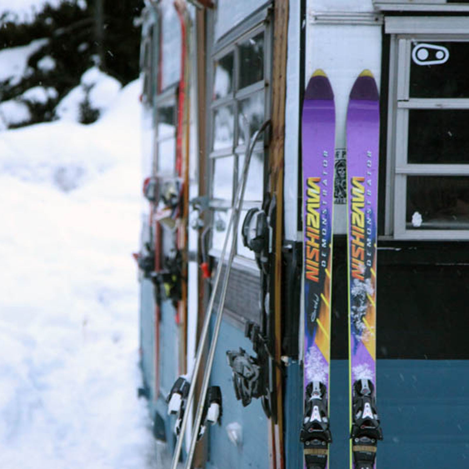 Most resorts don’t allow for overnight parking outside of designated areas, but we found 10 ski hills across the country that have dedicated lots for your cabin-on-wheels.