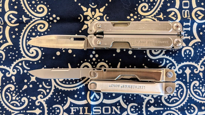 In addition to being quicker and easier to access, outside-accessible tools provide a more ideal arrangement for an open blade. Here, you can see the Free P4's blade mounted to the bottom handle, while the Bond mounts its blade to the top.