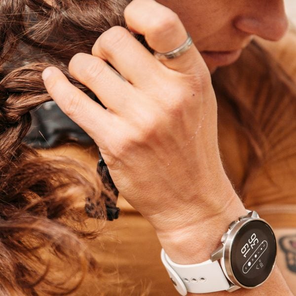 I have spent years ratcheting watch straps to the point of near circulation loss just to get giant, silver-dollar-size bezels to sit flush against my wrist.