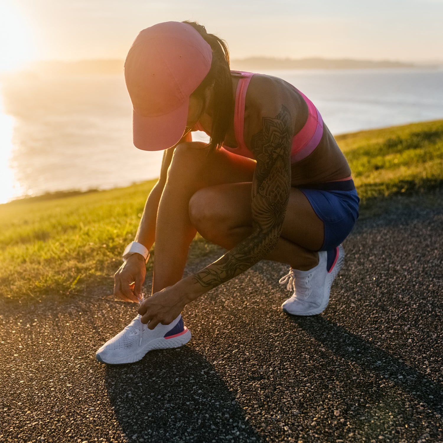 Runner ties shoe in the heat