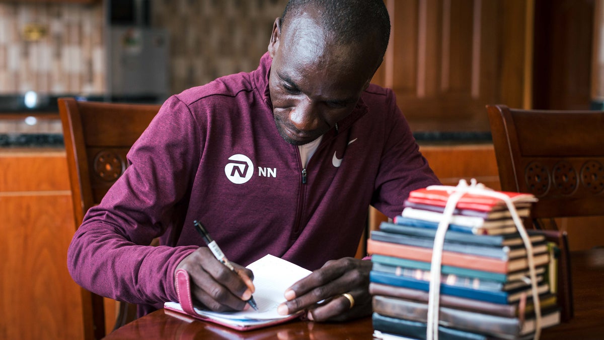 The Surprisingly Simple Training of the World’s Fastest Marathoner