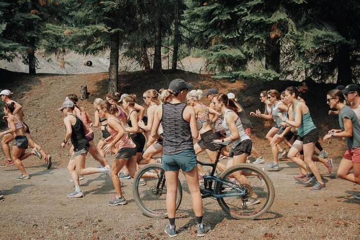 Lauren Fleshman coaching women's running group
