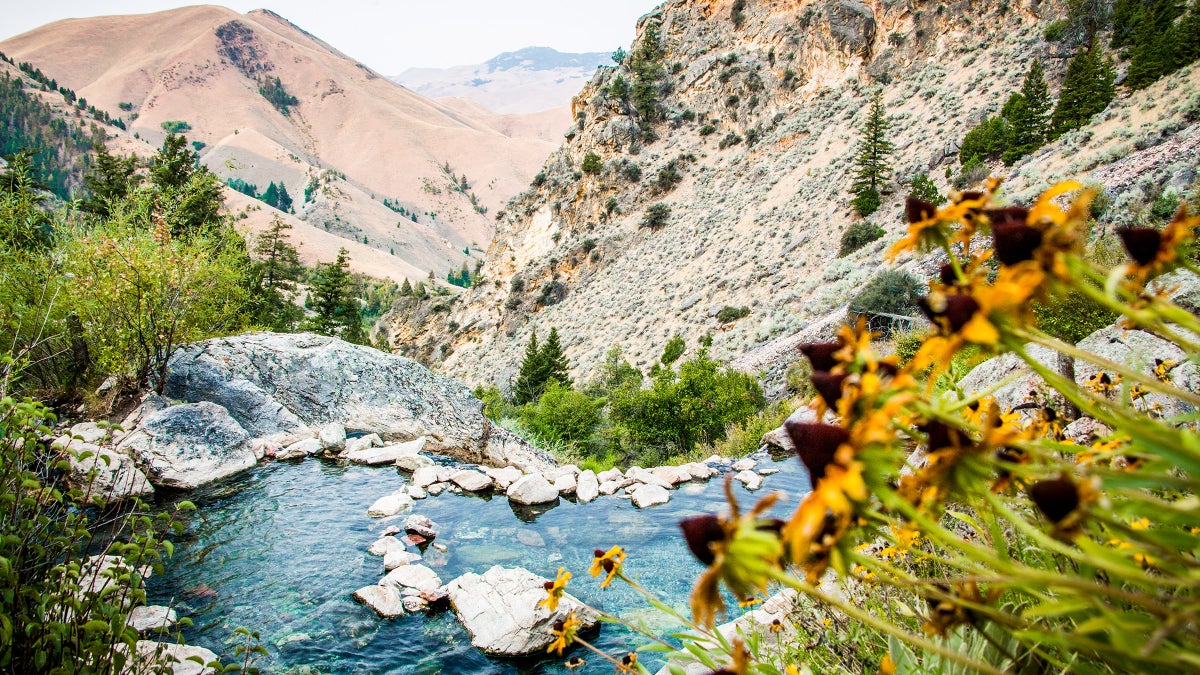 The 25 Best Hikes to Hot Springs in the U.S.