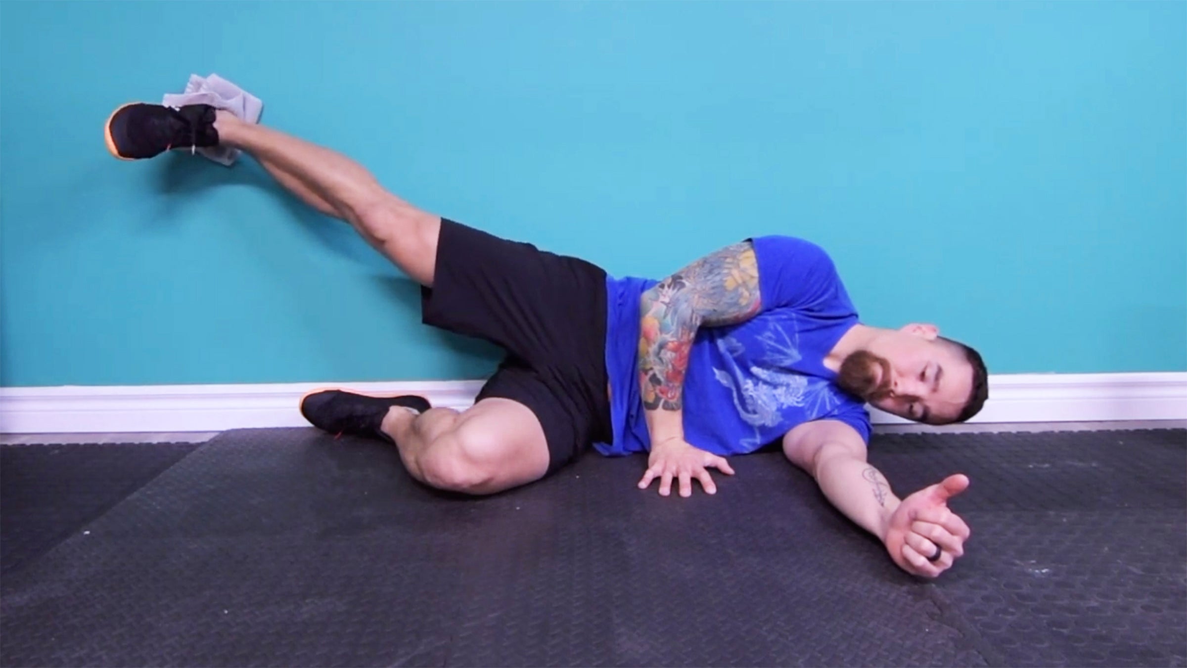 side leg lift for glute medius